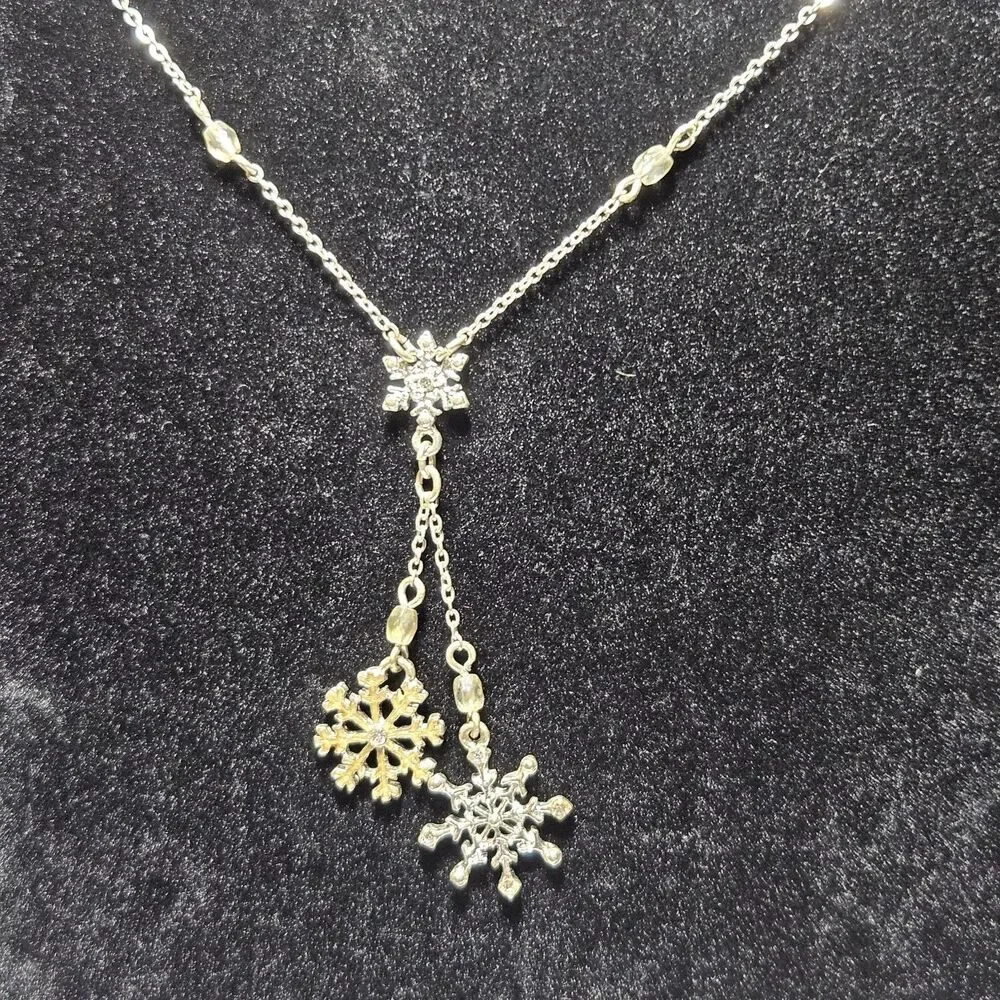 Vintage Avon Snowflakes Lavalier Necklace 18-21.5